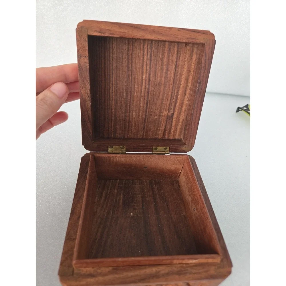 Hand‎ Carved Wooden Jewelry Trinket Box Vintage 4.5